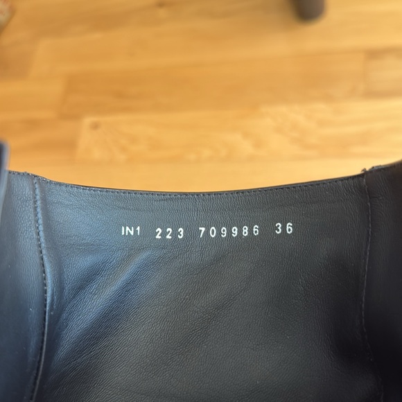 NEW Alexander McQueen block heel leather booties - Picture 8 of 12